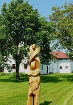 Socha GENETIKA - postavena před domem 29.dubna 2010